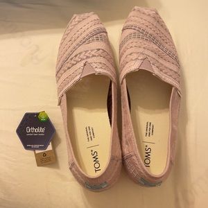 NWT Pink/Purple Alparagata TOMS